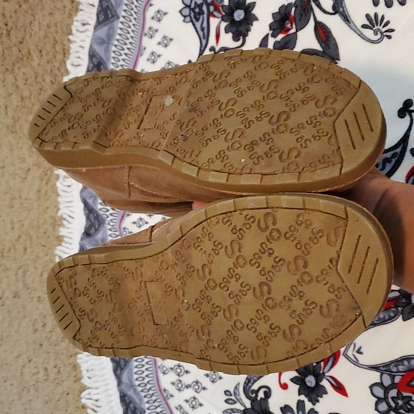 Boots - Picture 4 of 4